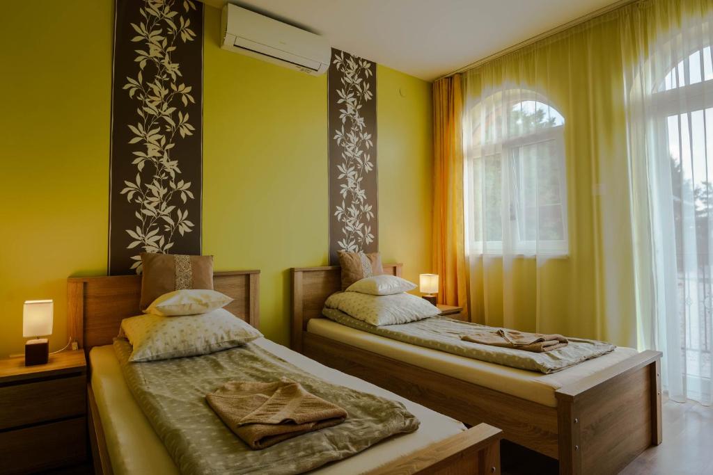 Garden Vendégház Makó - Chambre Jumelle Avec Terrasse