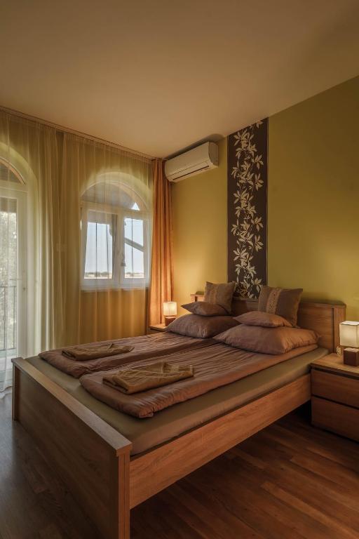 Garden Vendégház Makó - Chambre Royale Avec Balcon