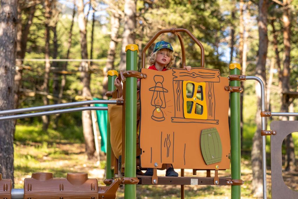 Herní místnost nebo prostor pro děti v ubytování Camping RCN Les Collines de Castellane