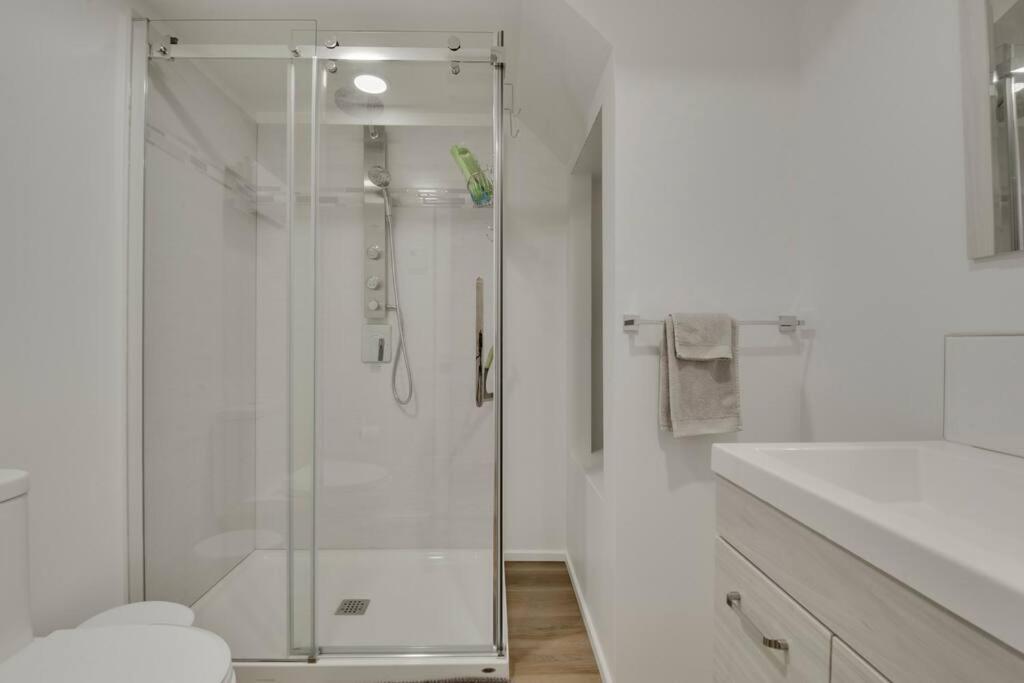 Charming century-old house in city center - Maison De Deux Chambres