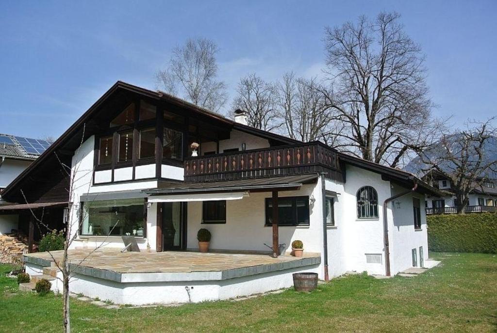 Ferienhaus in Sonnenbichl mit Garten, Terrasse und Grill, Garmisch- Partenkirchen – Updated 2023 Prices