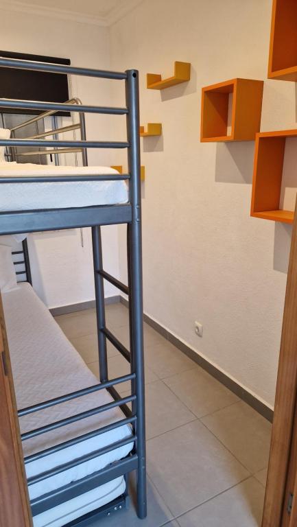 Palanda nebo palandy na pokoji v ubytování Santa Cruz Villas