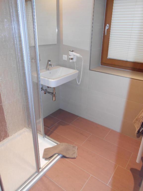 Kúpeľňa v ubytovaní Appartement beim Brunnen 10