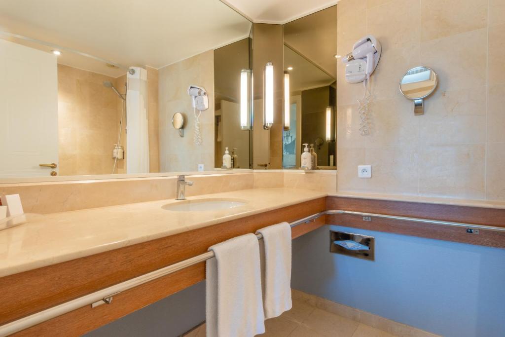 Holiday Inn Nice - Port St Laurent by IHG - 海景高级双人间 - 带阳台