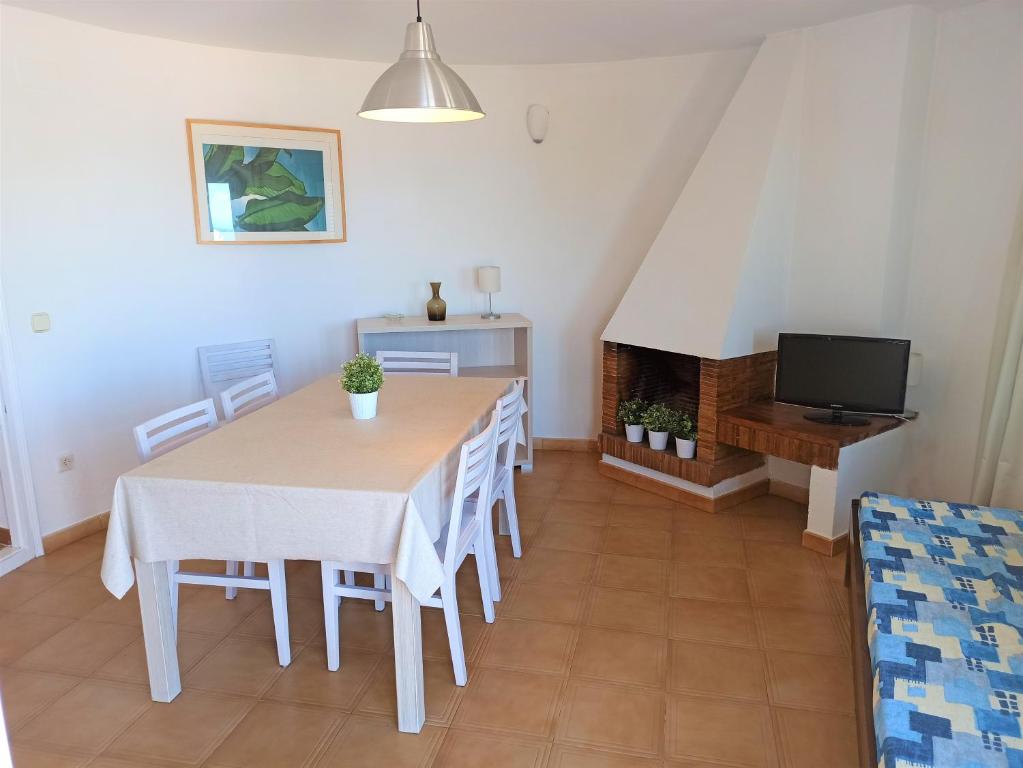 Trill Las Brisas 2-4 pers, LEstartit – Updated 2023 Prices