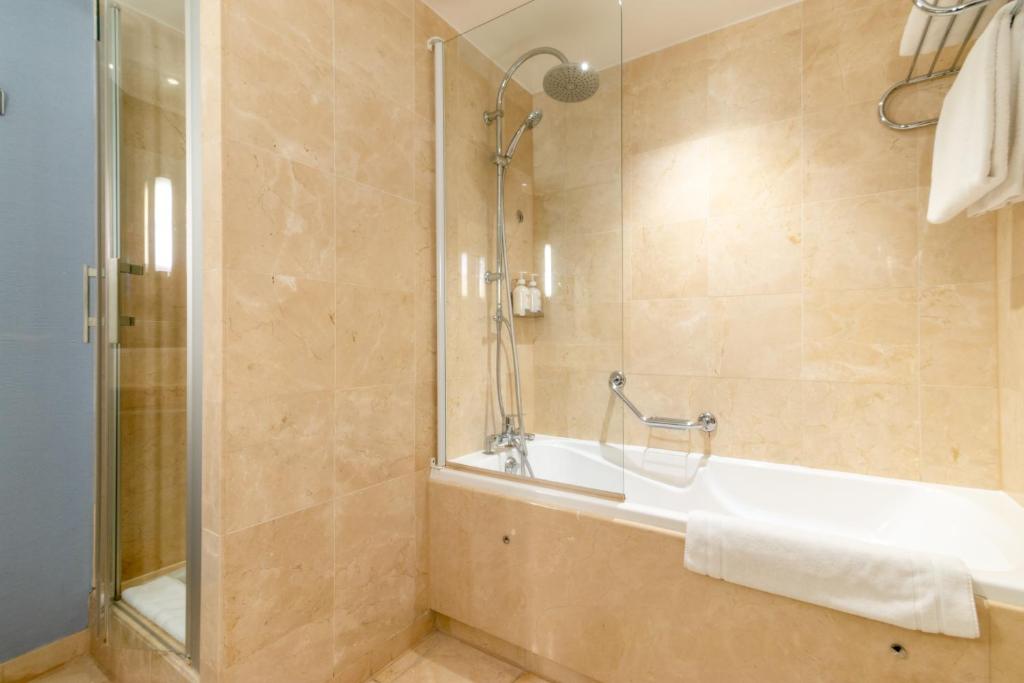 Holiday Inn Nice - Port St Laurent by IHG - 海景特大号床套房 - 带阳台