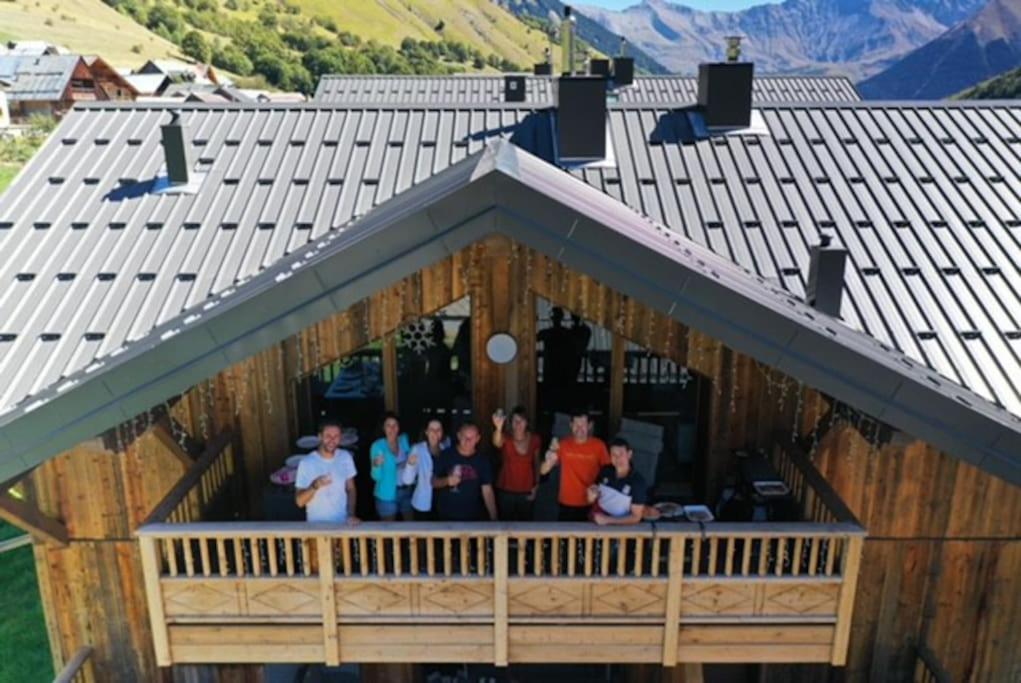 Zdjęcie z galerii obiektu RARE Le refuge des aiguilles Duplex 130m2 10 pers classé 4 étoiles St Sorlin d'Arves La Toussuire w mieście Saint-Sorlin-dʼArves