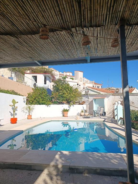 Bazén v ubytovaní Apartamento bella vista alebo v jeho blízkosti