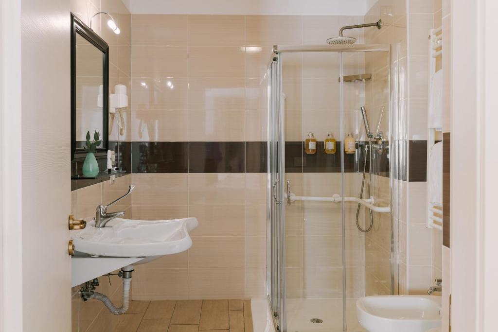 iH Hotels Venezia Salute Palace - Resim 12