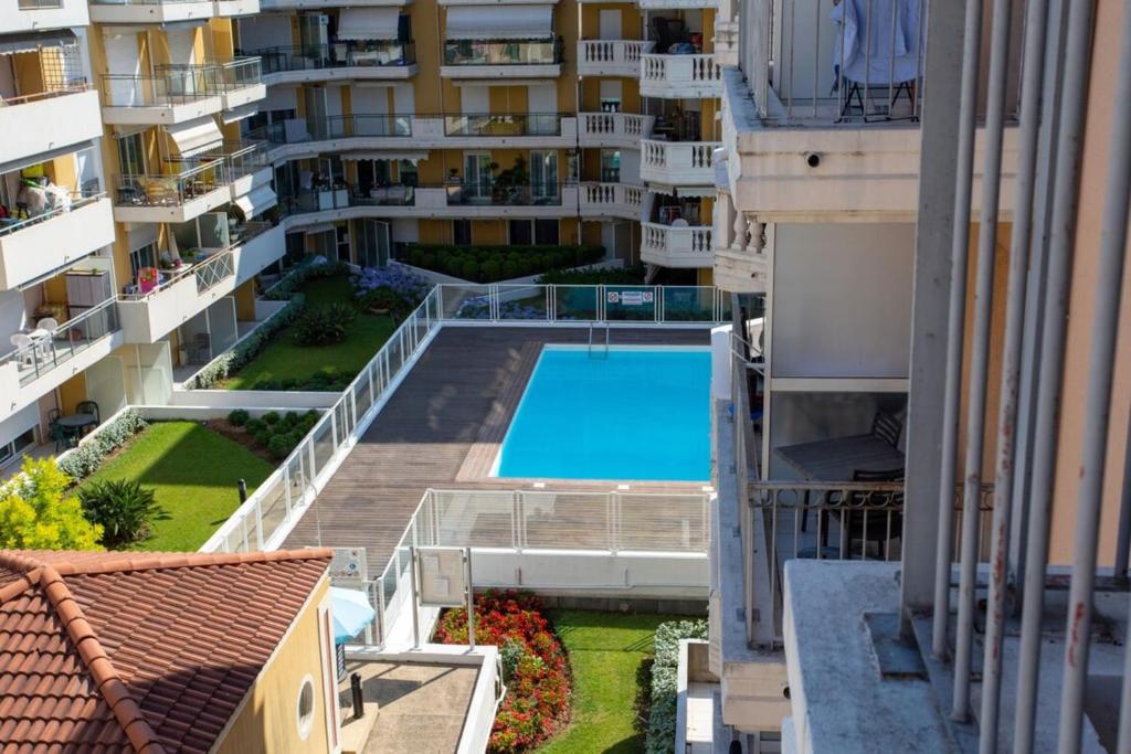 Air-conditioned studio with swimming pool close to the sea