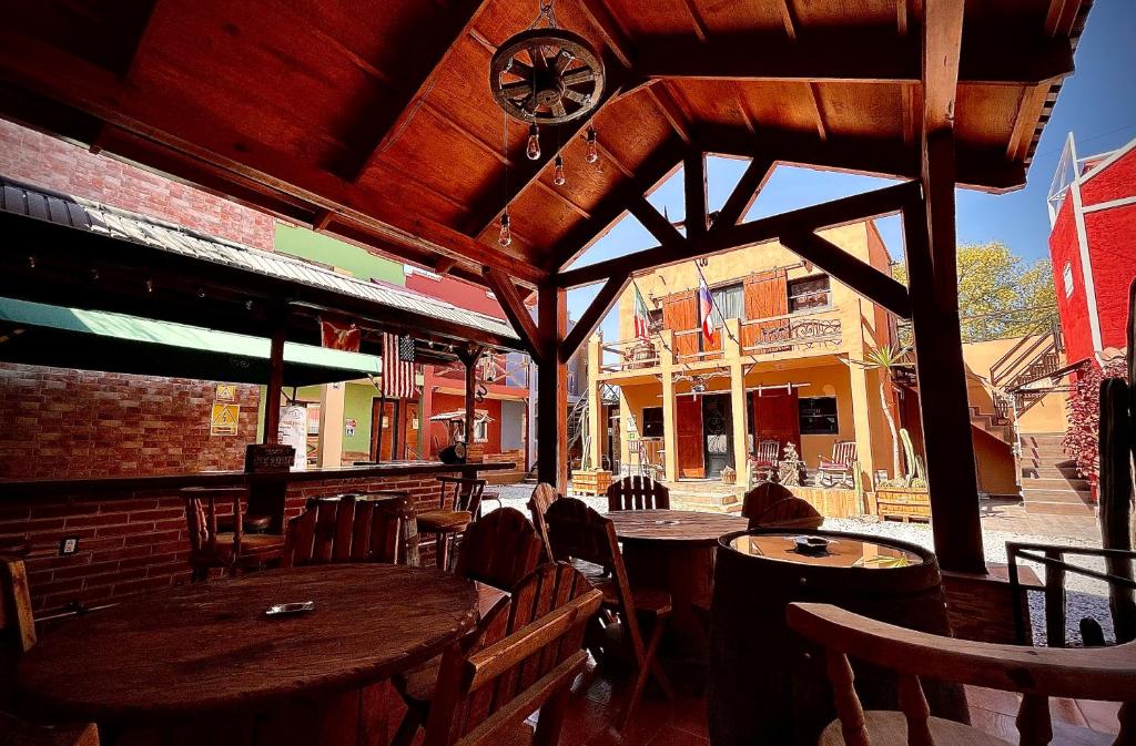 Restaurace v ubytování West Refugio