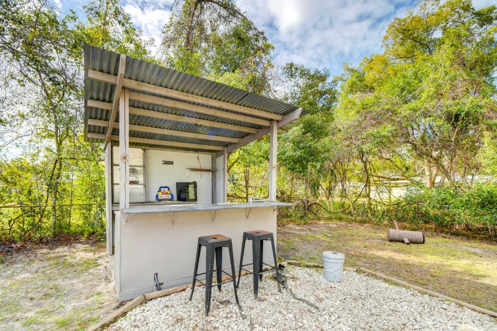 Beautiful Palatka Vacation Rental with Yard! - Casa De Vacaciones
