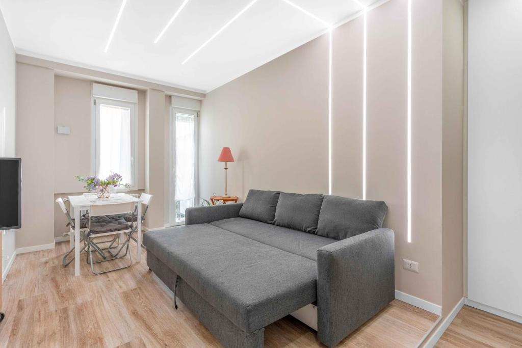 A seating area at BO13 -Crescenzago- Bright - Wifi - Elegant