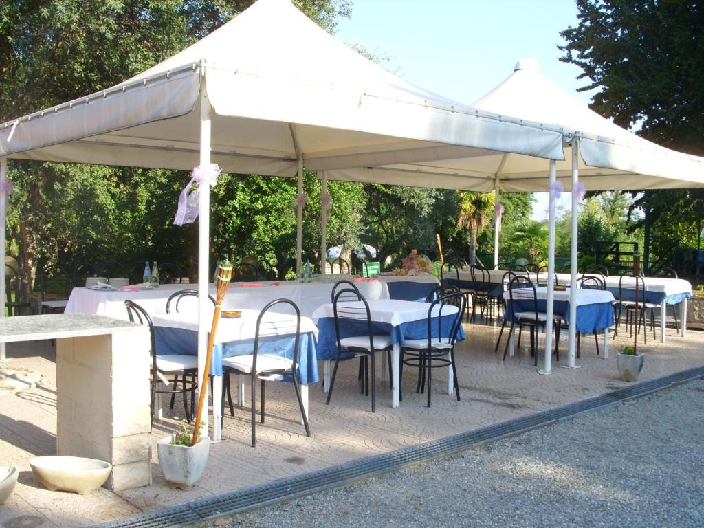Restaurace v ubytování Al Castello Bed and Breakfast