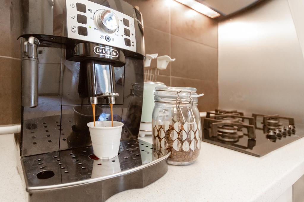 Delonghi machine à café Magnifica Ecam 22.140 