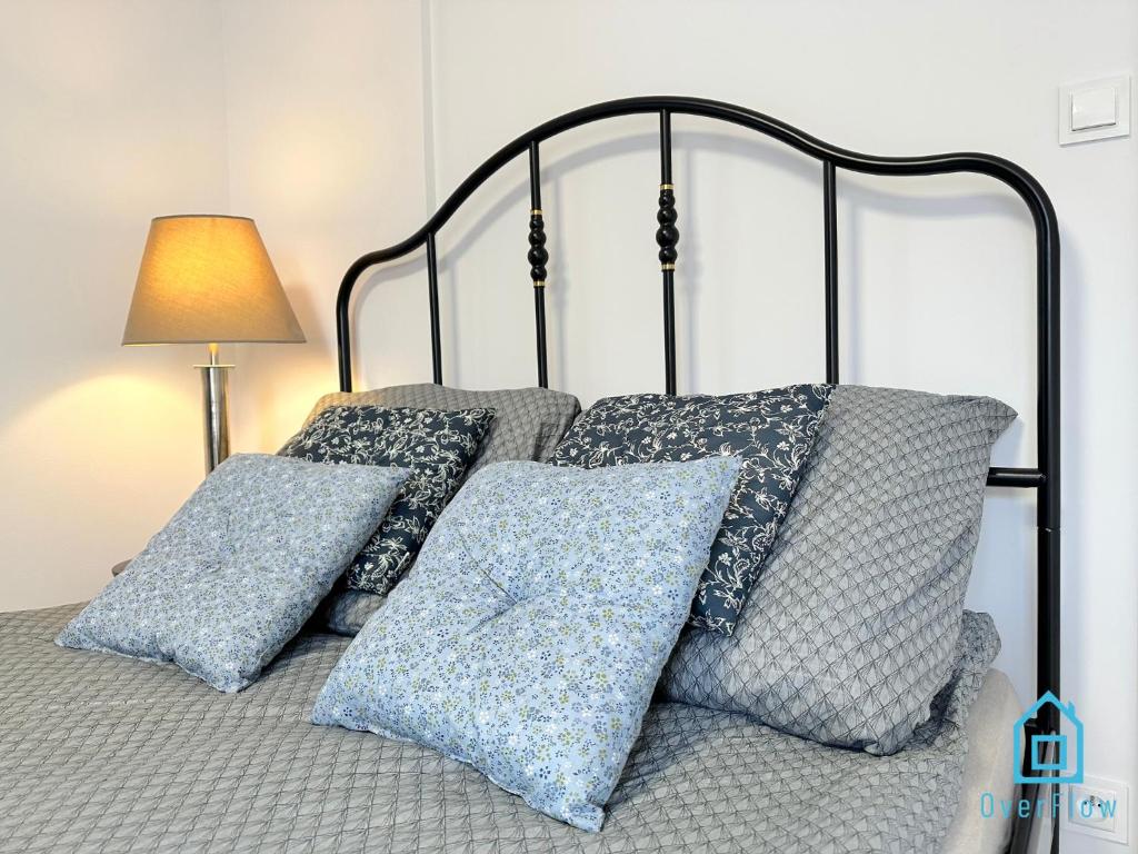 Posteľ alebo postele v izbe v ubytovaní Bałtyk Apartment- Tranquil Retreat, 15 Minutes to the Sea & Gdańsk City Center