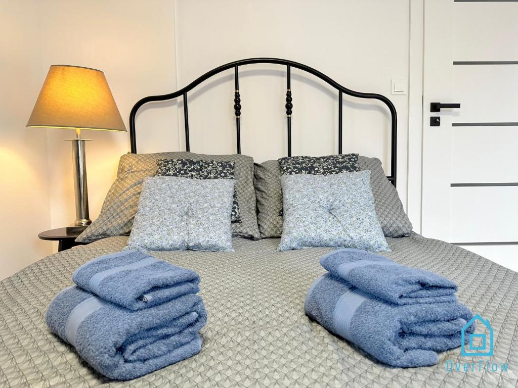 Posteľ alebo postele v izbe v ubytovaní Bałtyk Apartment- Tranquil Retreat, 15 Minutes to the Sea & Gdańsk City Center