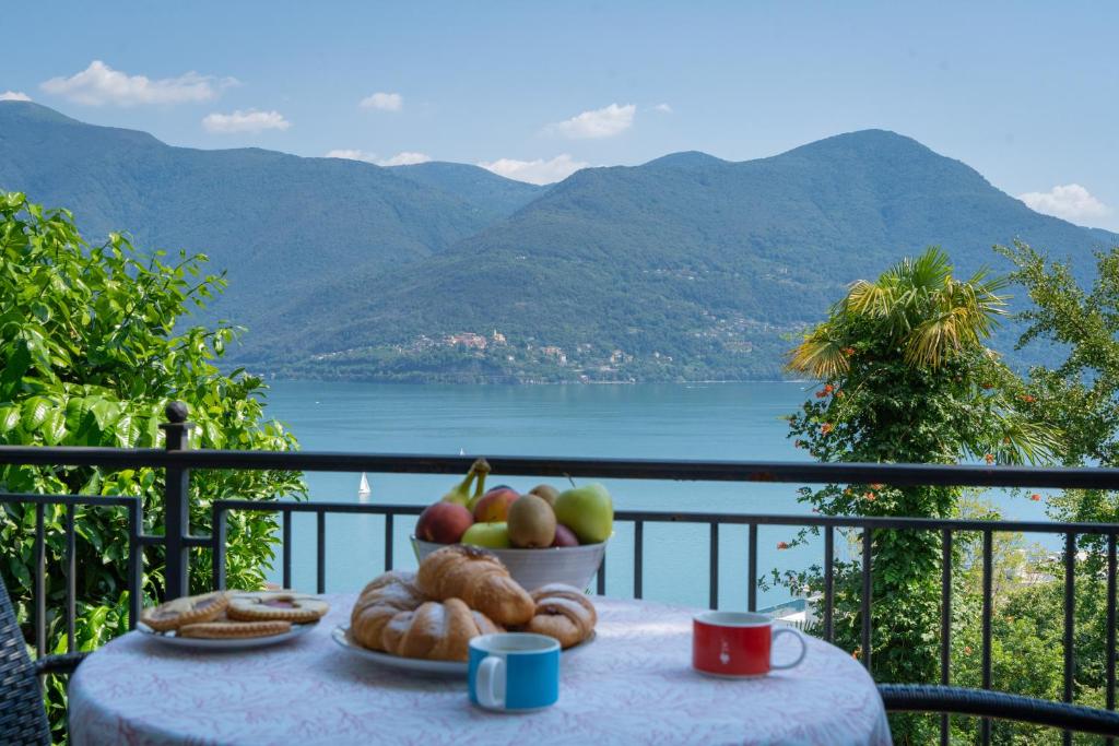 Swiss Blue Residence. Apartment Lake Paradise, Brissago (updated prices