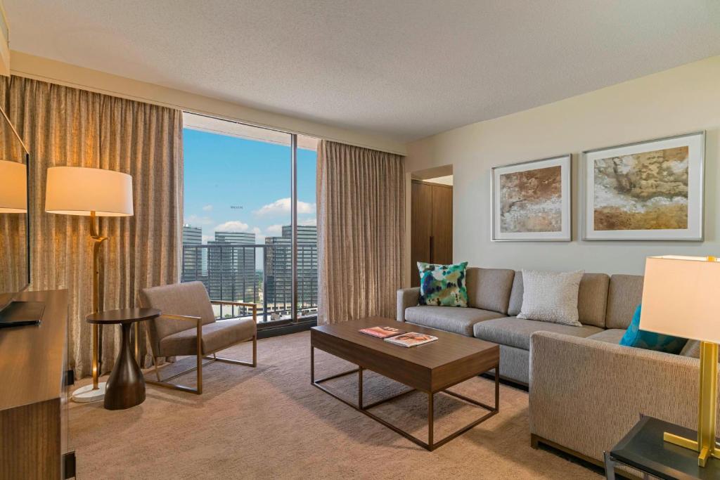 The Westin Galleria Houston - Deluxe Executive Suite, 1 Bedroom Executive Suite