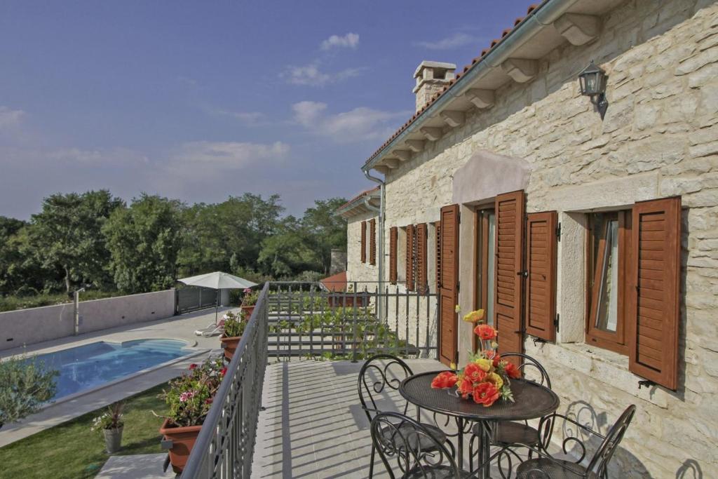 Bazén v ubytování Villa Marija in Pekici (Haus für 8-10 Personen) nebo v jeho okolí