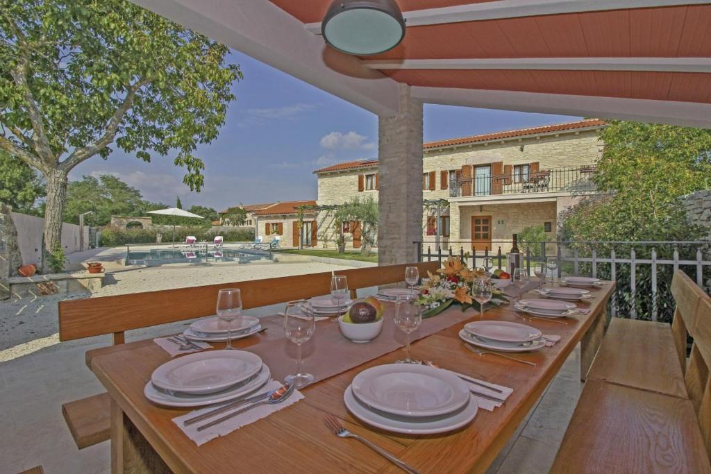 Balkón nebo terasa v ubytování Villa Marija in Pekici (Haus für 8-10 Personen)