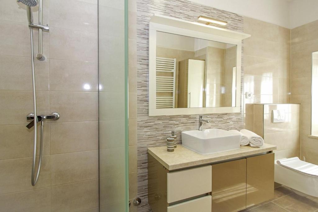 Koupelna v ubytování Villa Marija in Pekici (Haus für 8-10 Personen)