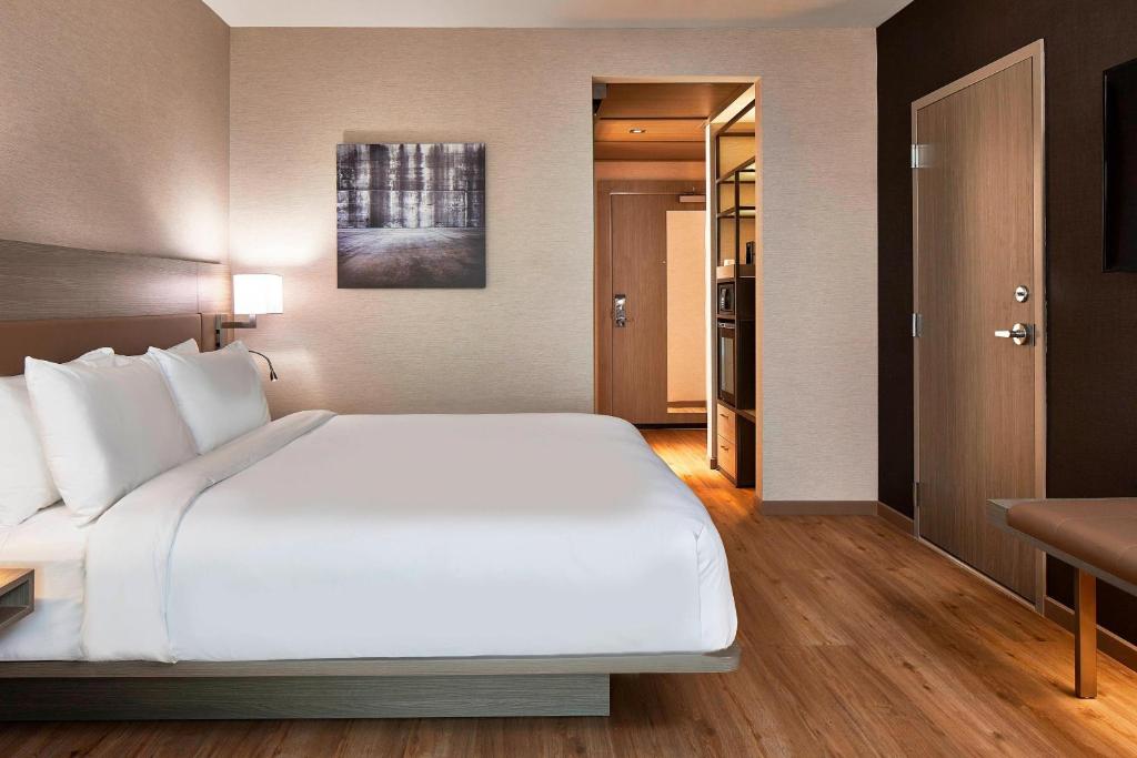 AC Hotel by Marriott Cleveland Beachwood photo
