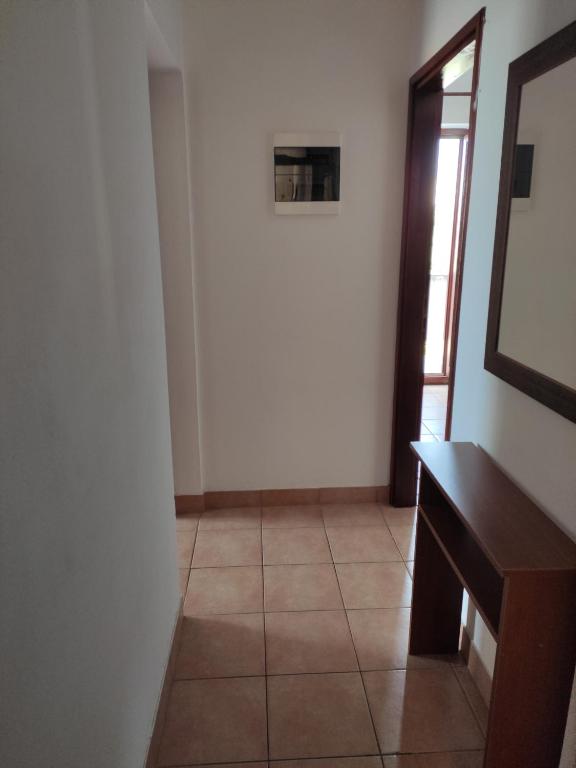 Zdjęcie z galerii obiektu Apartments with a parking space Novalja, Pag - 6552 w Novalji