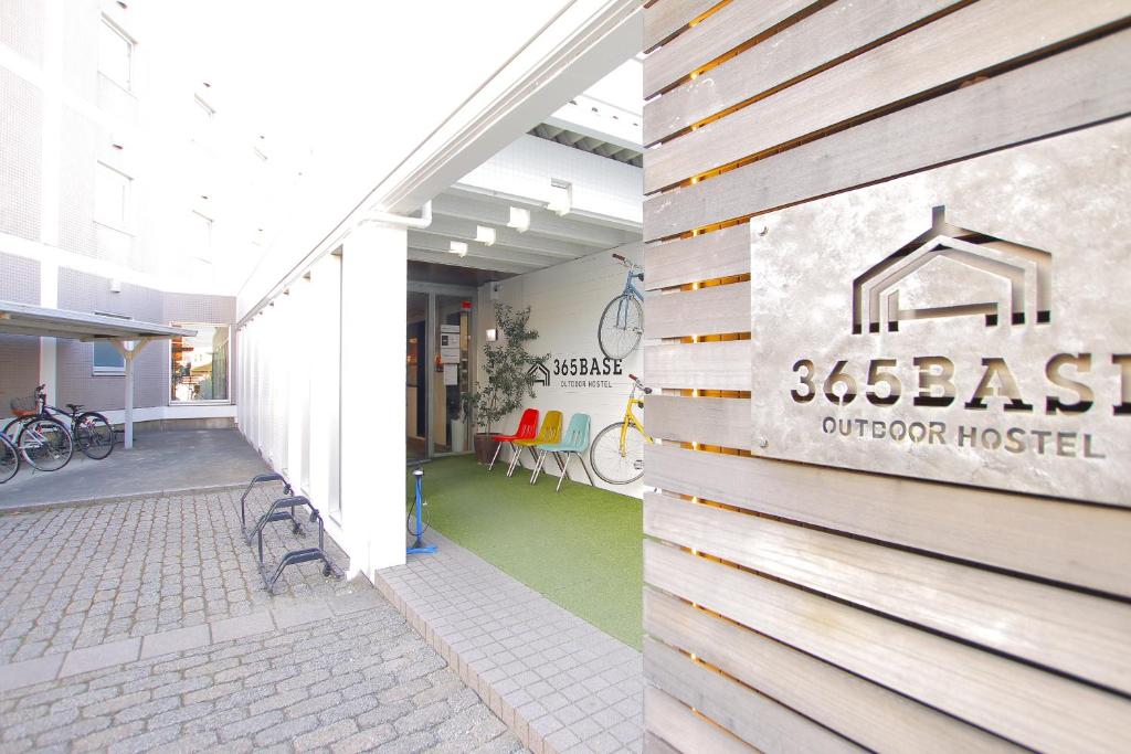 Certifikát, hodnocení, plakát nebo jiný dokument vystavený v ubytování 365BASE outdoor hostel