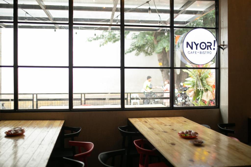 HappyNest Hostel Cebu 레스토랑 또는 맛집