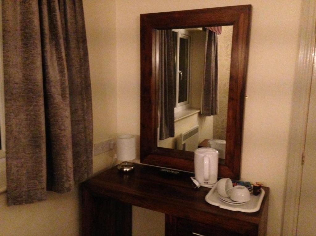 Strawberry Bank Hotel, NEC - Dwin Room