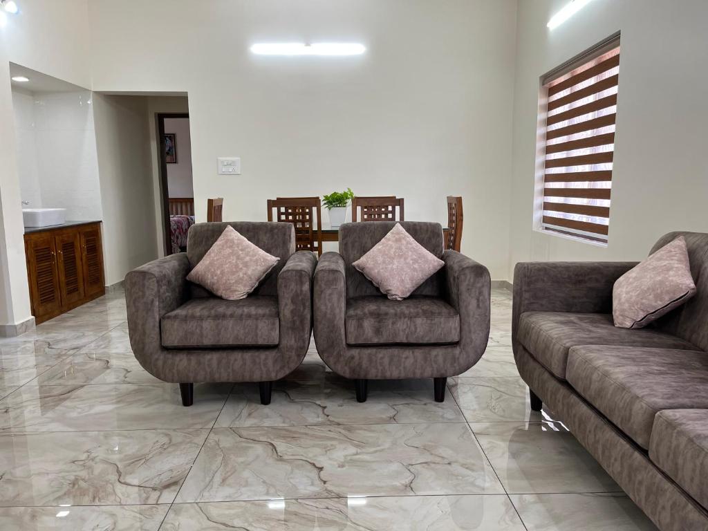 Solomon Apartments,Alappuzha beach. - Three-Bedroom Apartment