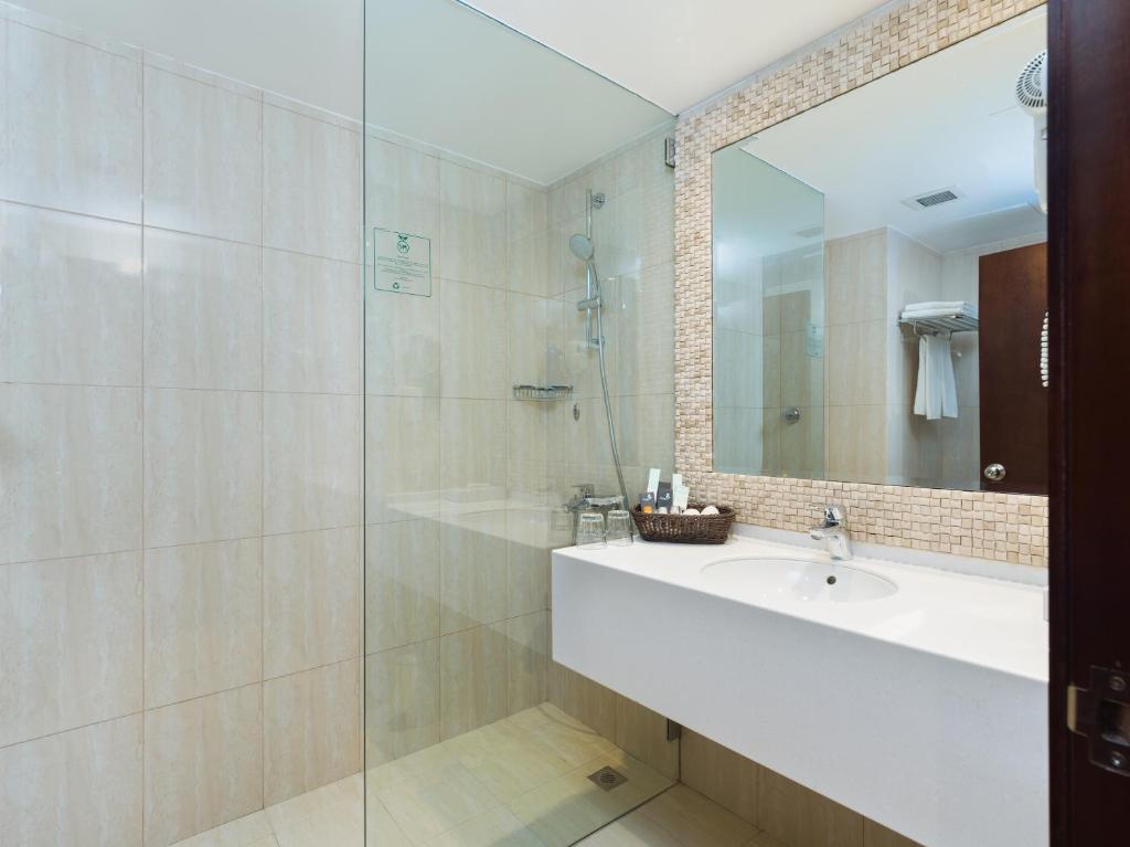 Koupelna v ubytování Al Falaj Hotel