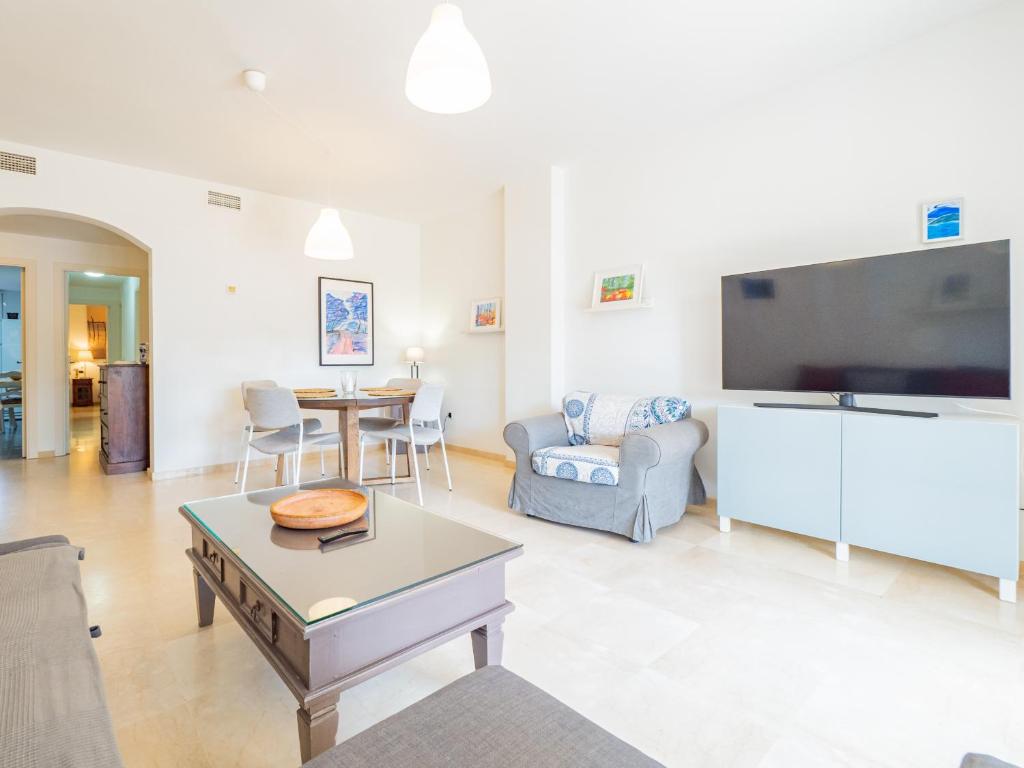 A television and/or entertainment centre at Cubo's Beach & Golf Marbella
