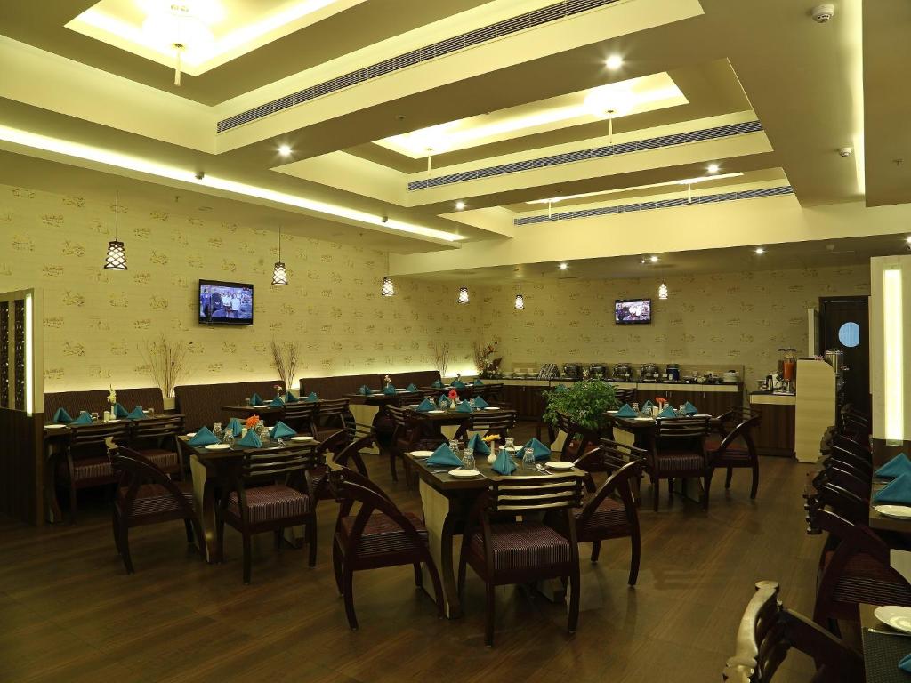 Restaurace v ubytování Renest Tirupati