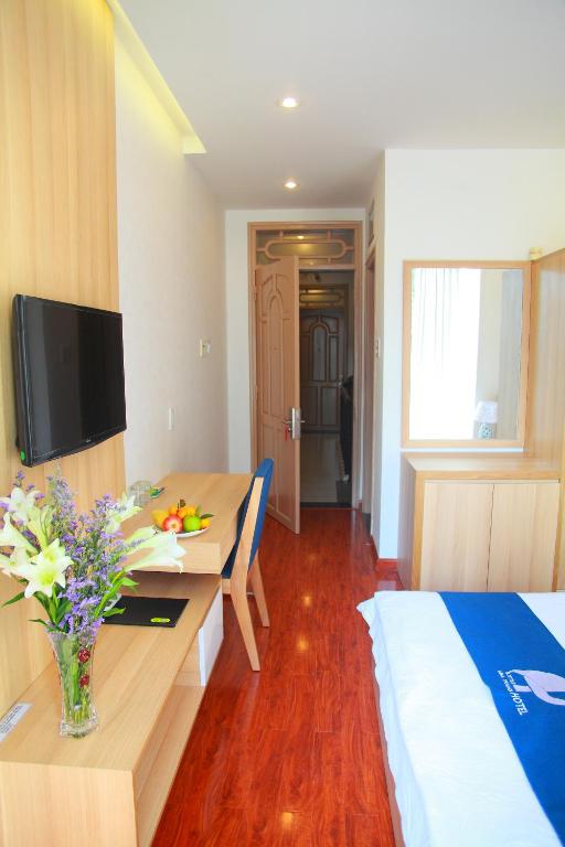 TV/trung tâm giải trí tại Little Nha Trang Hotel