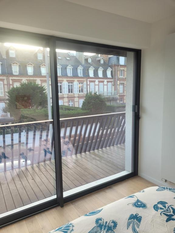 Balkón alebo terasa v ubytovaní Au Nom du Zen 3 pièces avec terrasse cœur Deauville