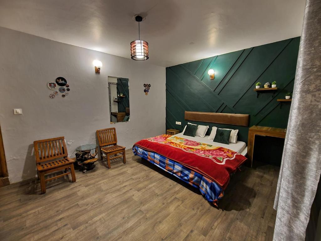 Postel nebo postele na pokoji v ubytování Bros Hostel & Yaara Cafe
