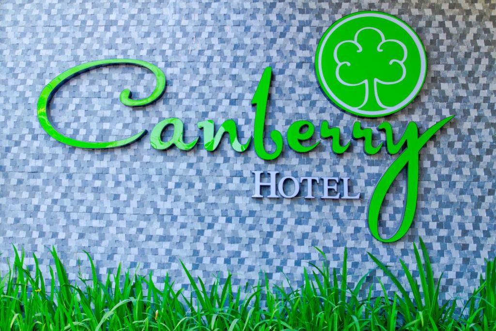 Certifikát, hodnocení, plakát nebo jiný dokument vystavený v ubytování Canberry Hotel