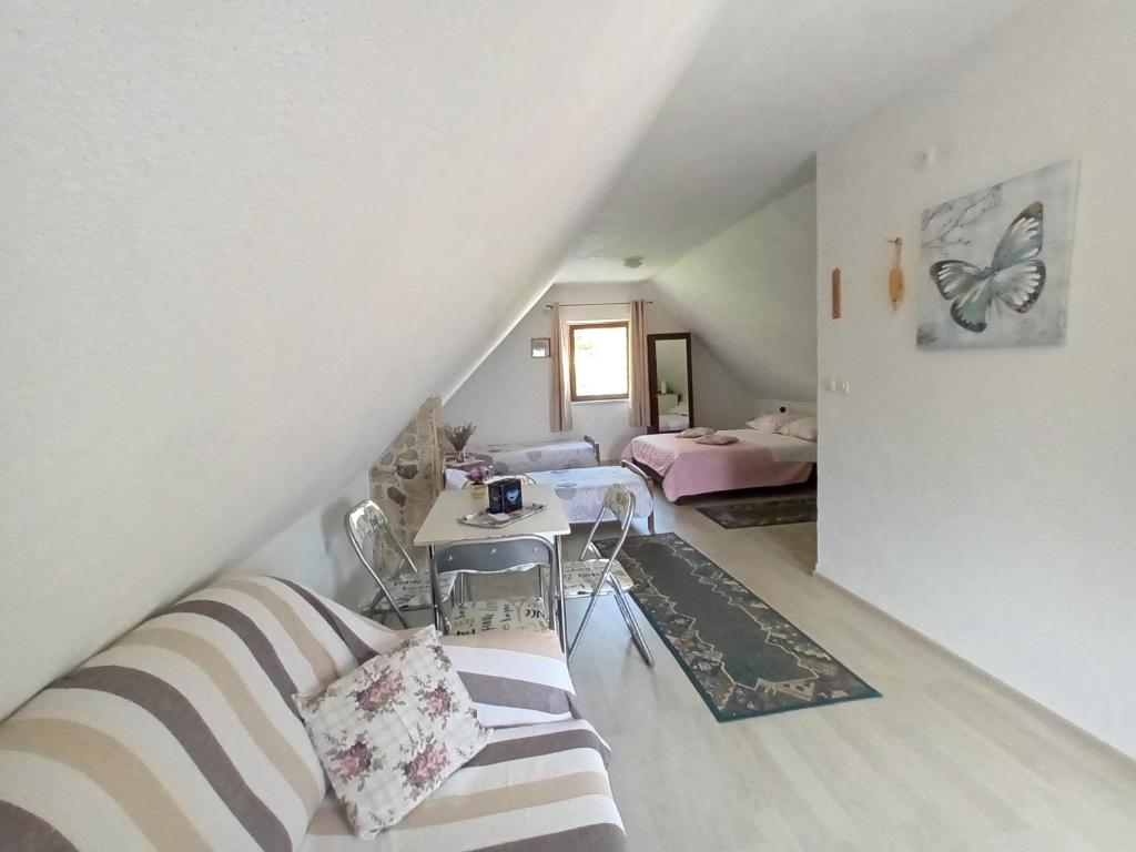 Posteľ alebo postele v izbe v ubytovaní Guesthouse Loncar