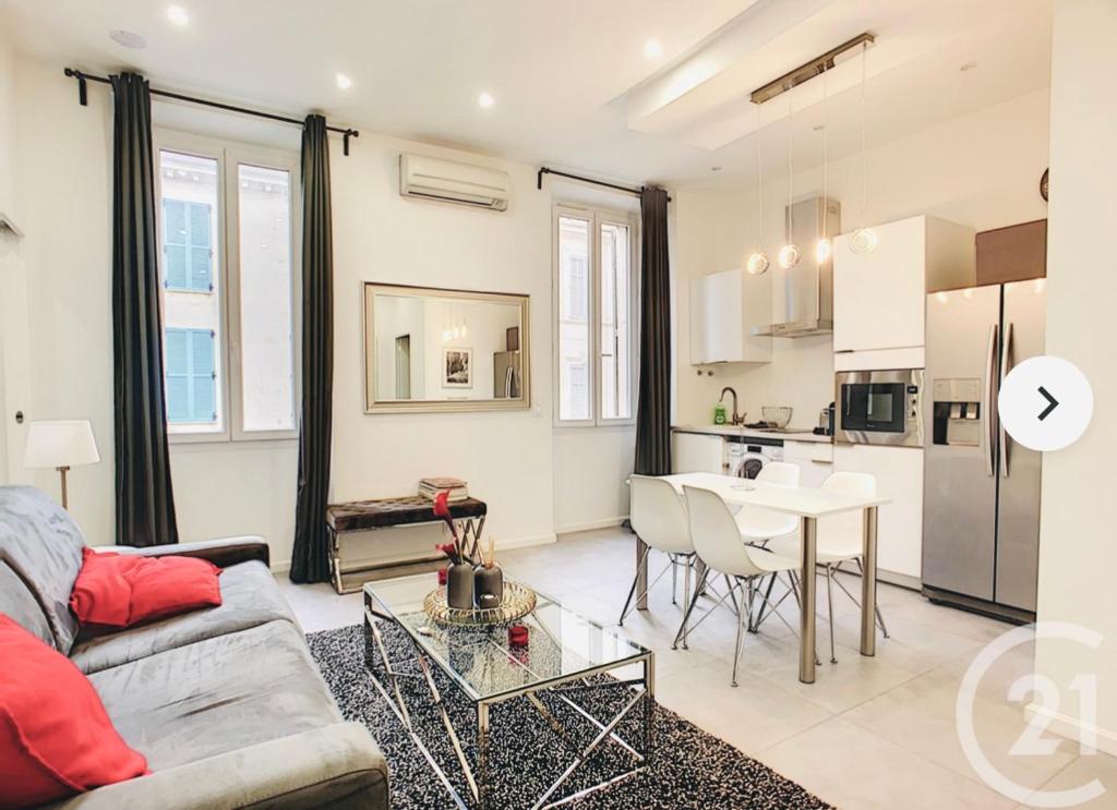 Η κουζίνα ή μικρή κουζίνα στο 1 Bedroom flat 4ppl Cannes Center Croisette Banane