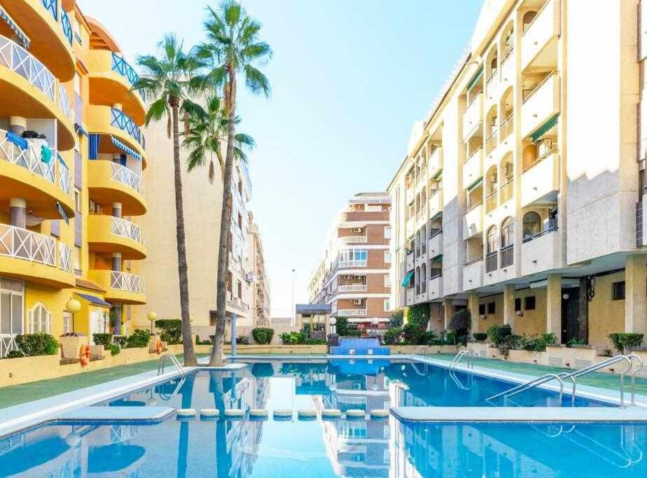 Bazén v ubytování Apartamento Pink Arena nebo v jeho okolí