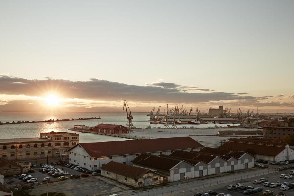 Mediterranean Palace - 15