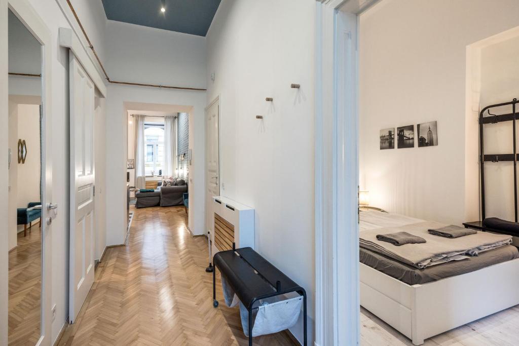 Posteľ alebo postele v izbe v ubytovaní Industrial Fantasy Apartment
