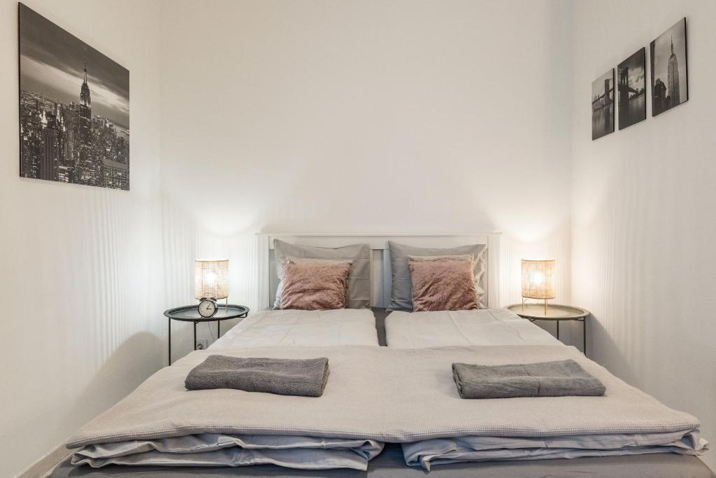 Posteľ alebo postele v izbe v ubytovaní Industrial Fantasy Apartment