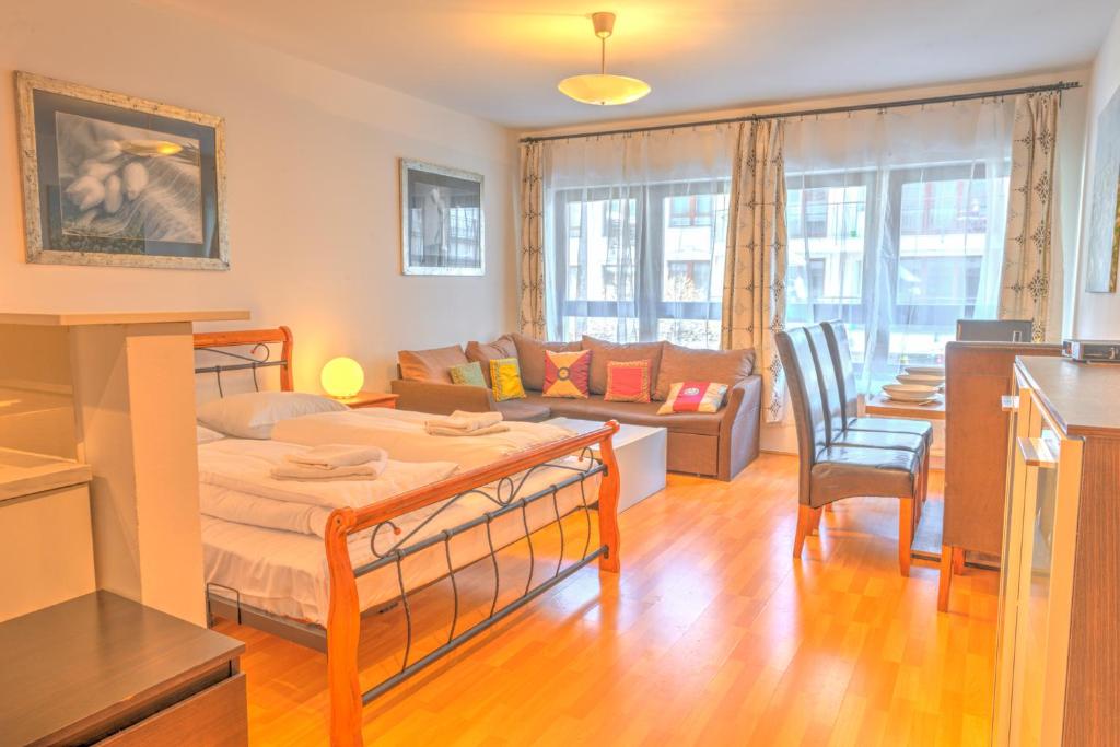 Posteľ alebo postele v izbe v ubytovaní Budapest Center Apartments