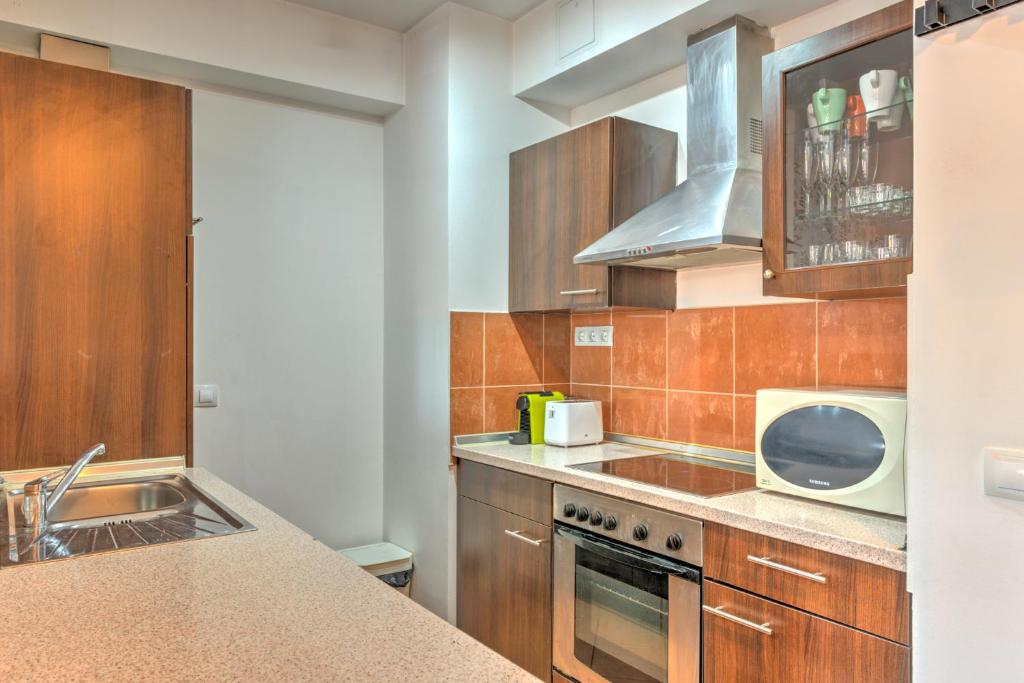 Kuchyňa alebo kuchynka v ubytovaní Budapest Center Apartments