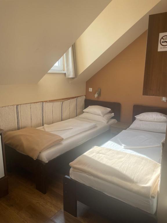 Kastélykert Fogadó - Resim 41