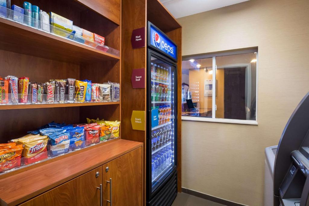 Comfort Suites Near University photo