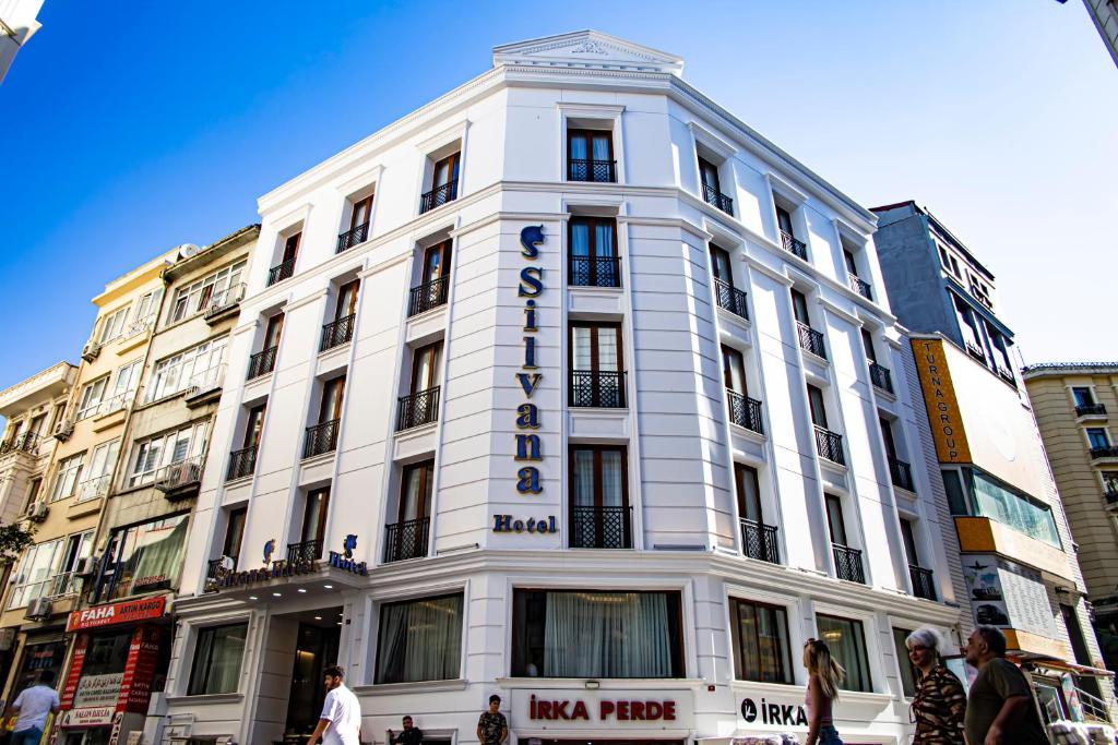 The building in which a szállodákat is located